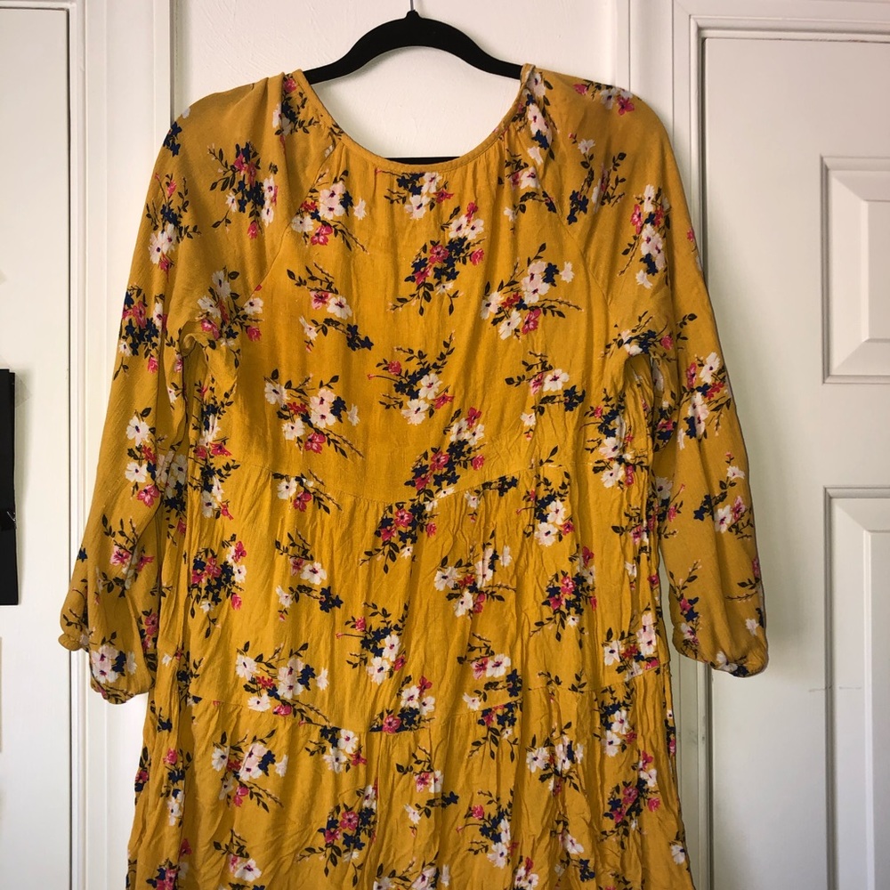 Super cute mustard-yellow dress!